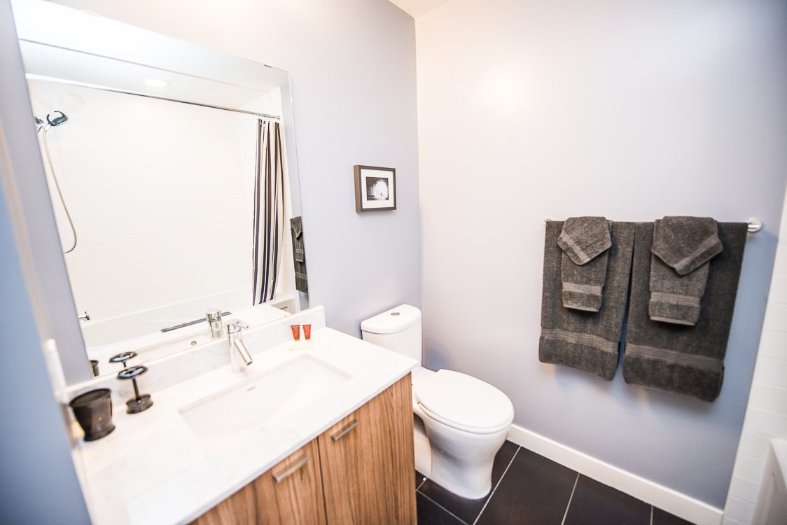 bathroom in toronto furnished apartment
