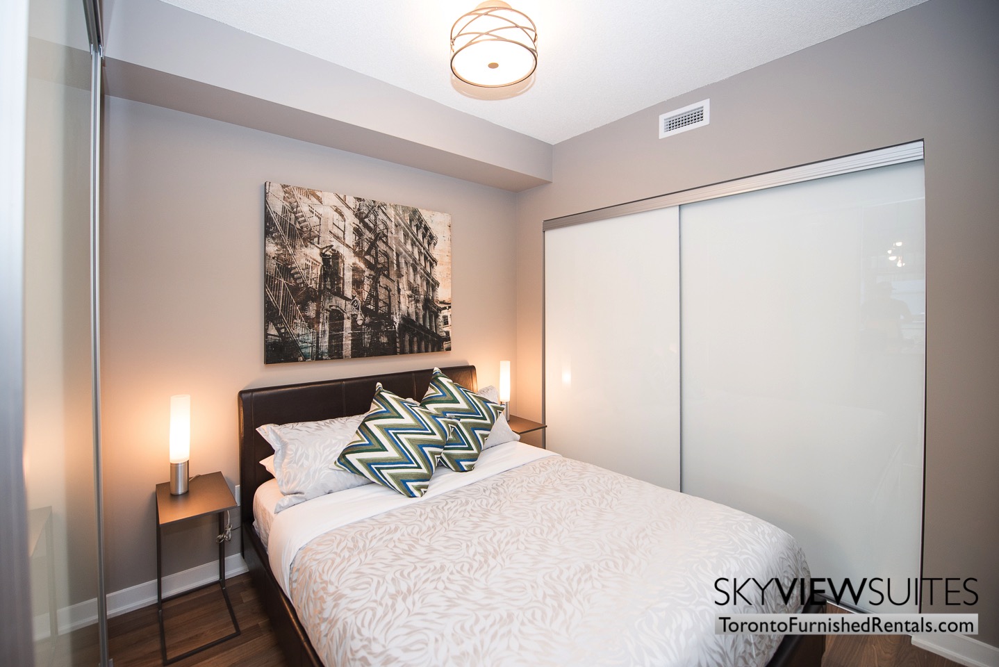 furnished-apartments-bedroom-King-west