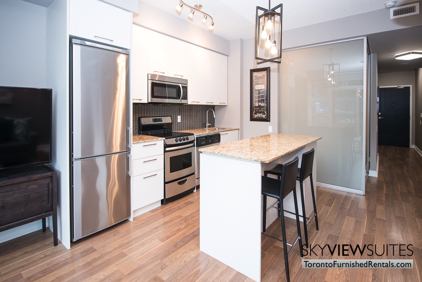 furnished-apartments-kitchen-King-west
