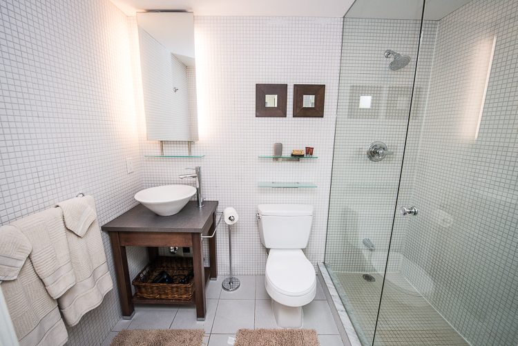 8 Colborne Street executive rentals toronto shower