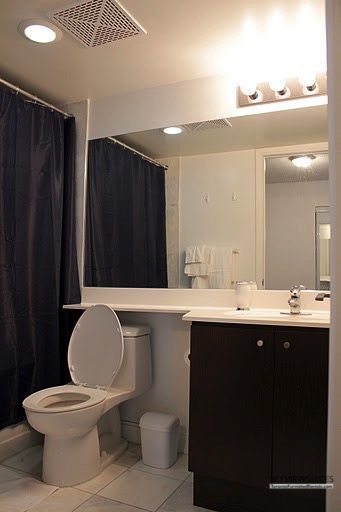 corporate housing toronto 1 Scott Street bathroom