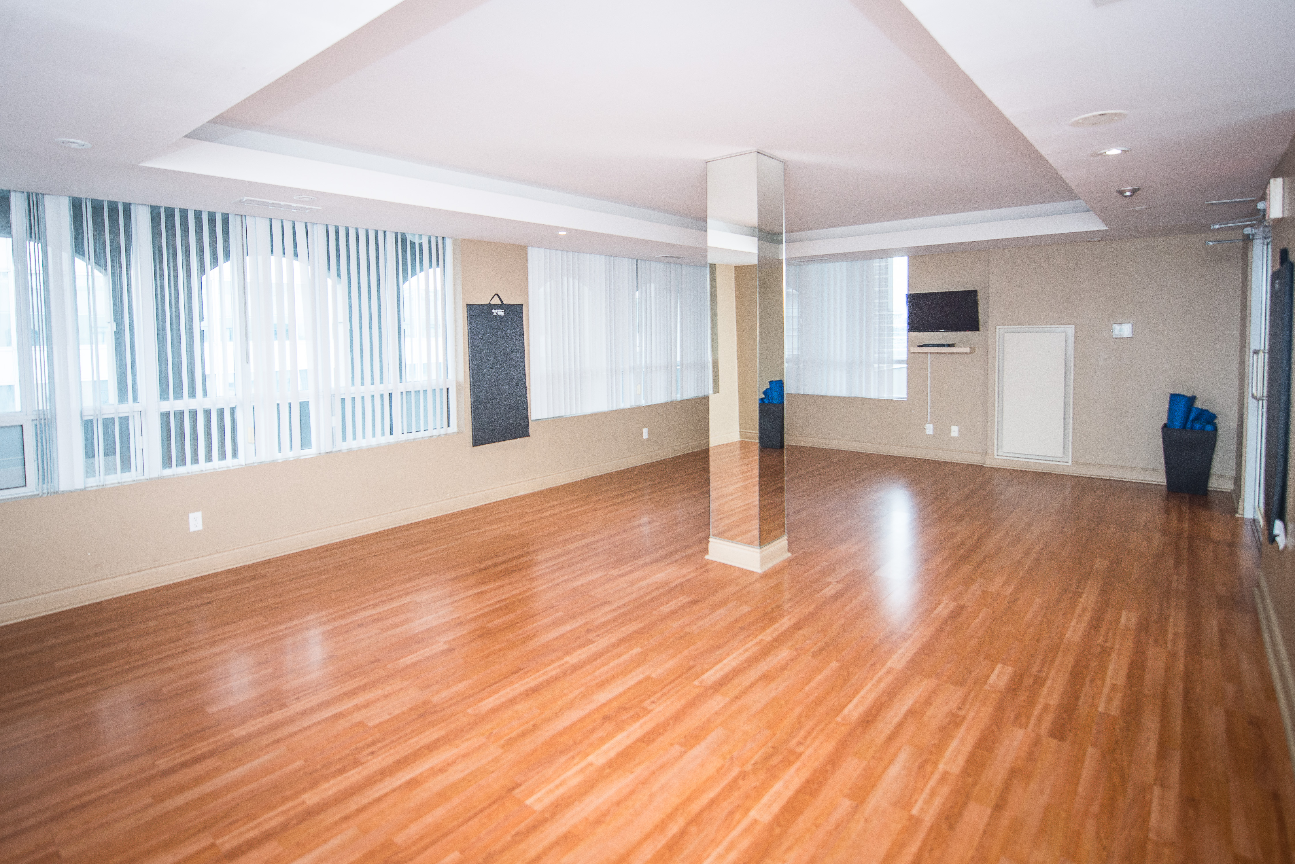serviced apartments toronto financial district fitness centre yoga room