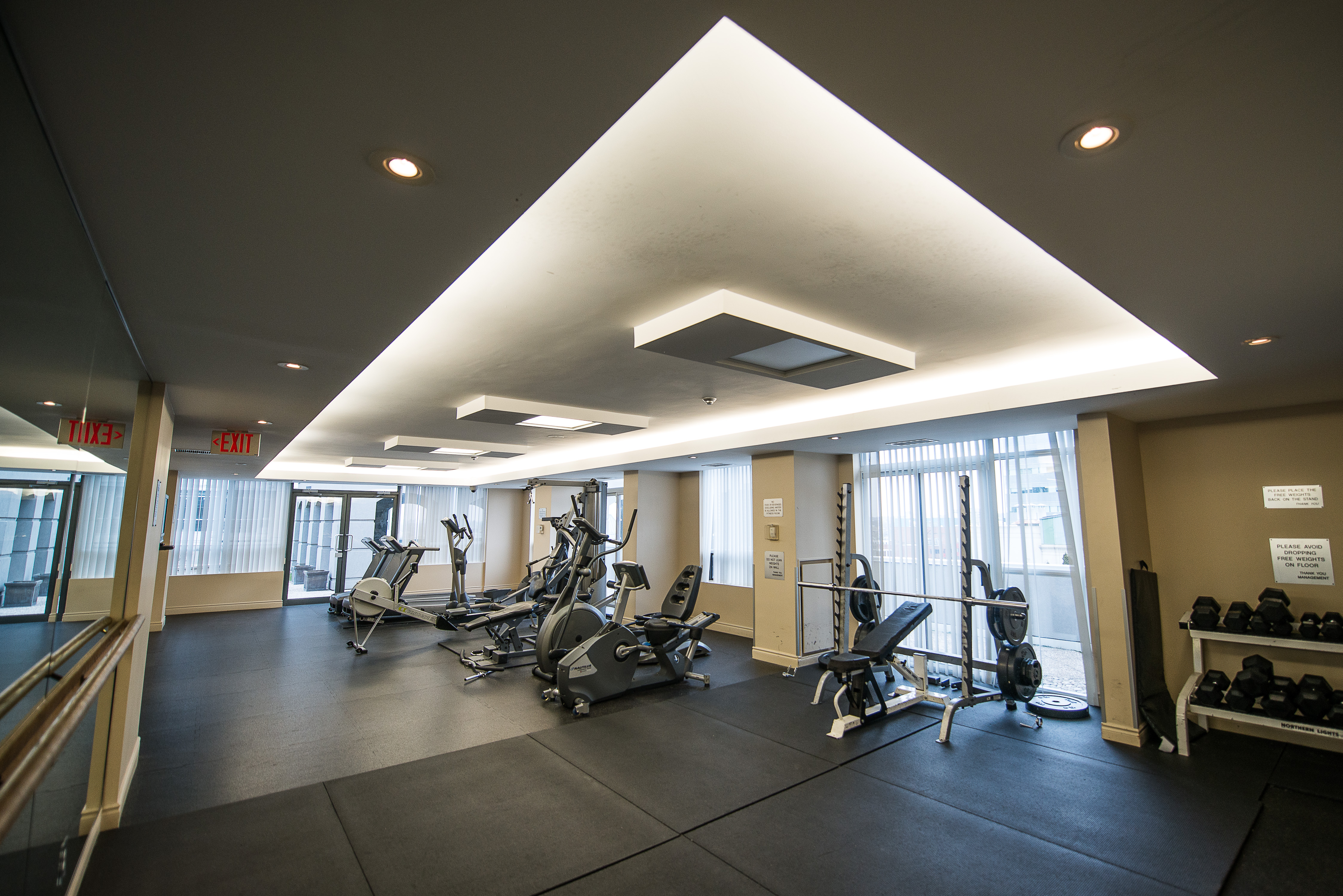 serviced apartments toronto financial district fitness centre
