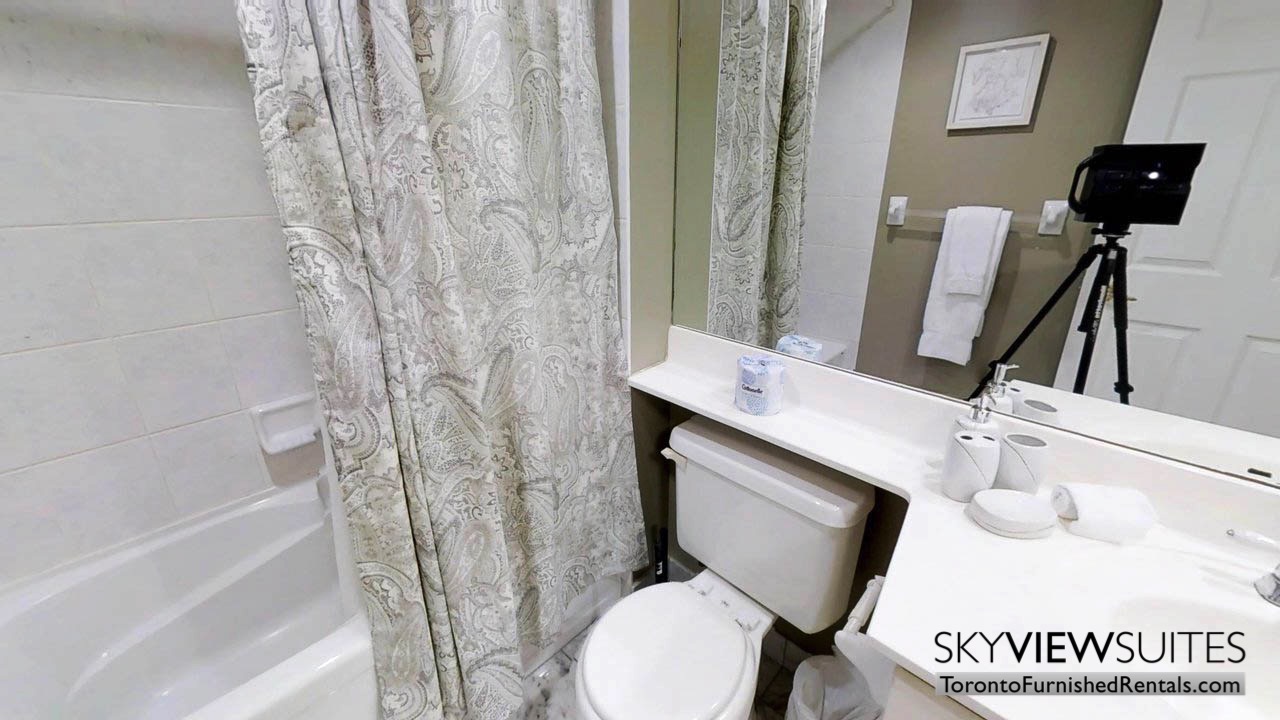 furnished rentals toronto simcoe and richmond bathroom